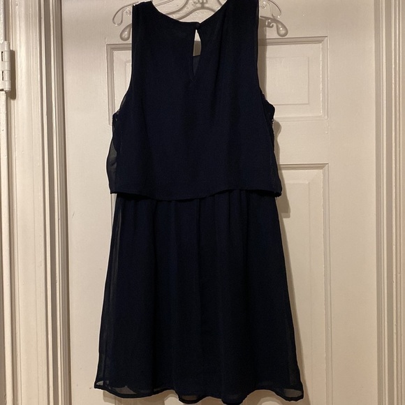 SPEECHLESS size medium blue dress w sequin detail NWT - Picture 4 of 4